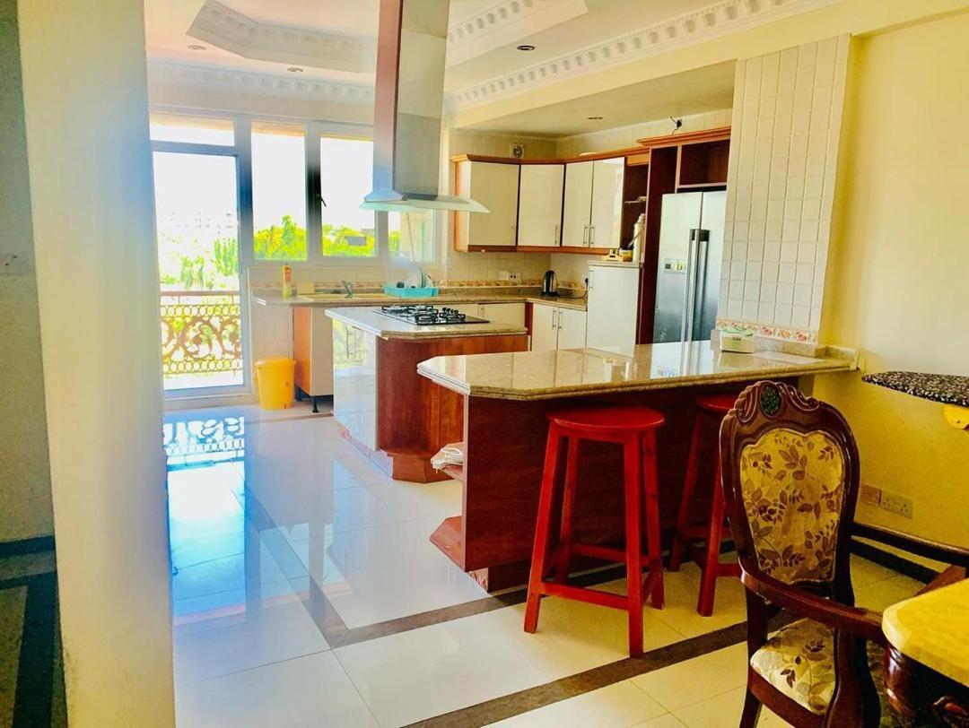 Masaki-Sea View 2-Bedroom Apt With Free Wi-Fi Νταρ ες Σαλάμ Εξωτερικό φωτογραφία
